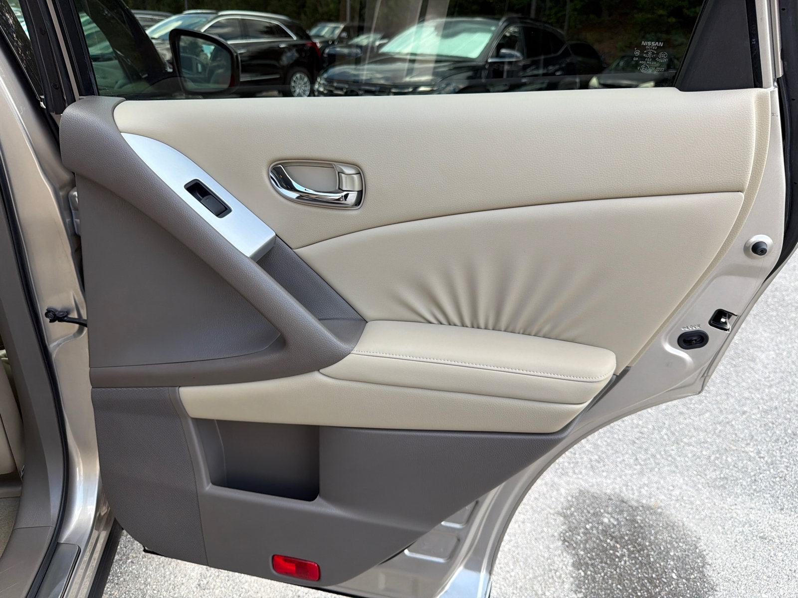 Used 2010 Nissan Murano SL w/ Leather Pkg FWD image 17