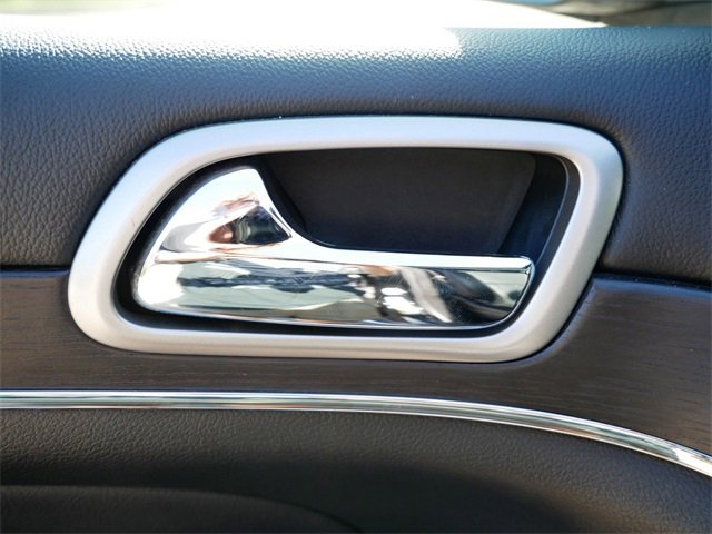 Used 2017 Jeep Grand Cherokee Summit image 14