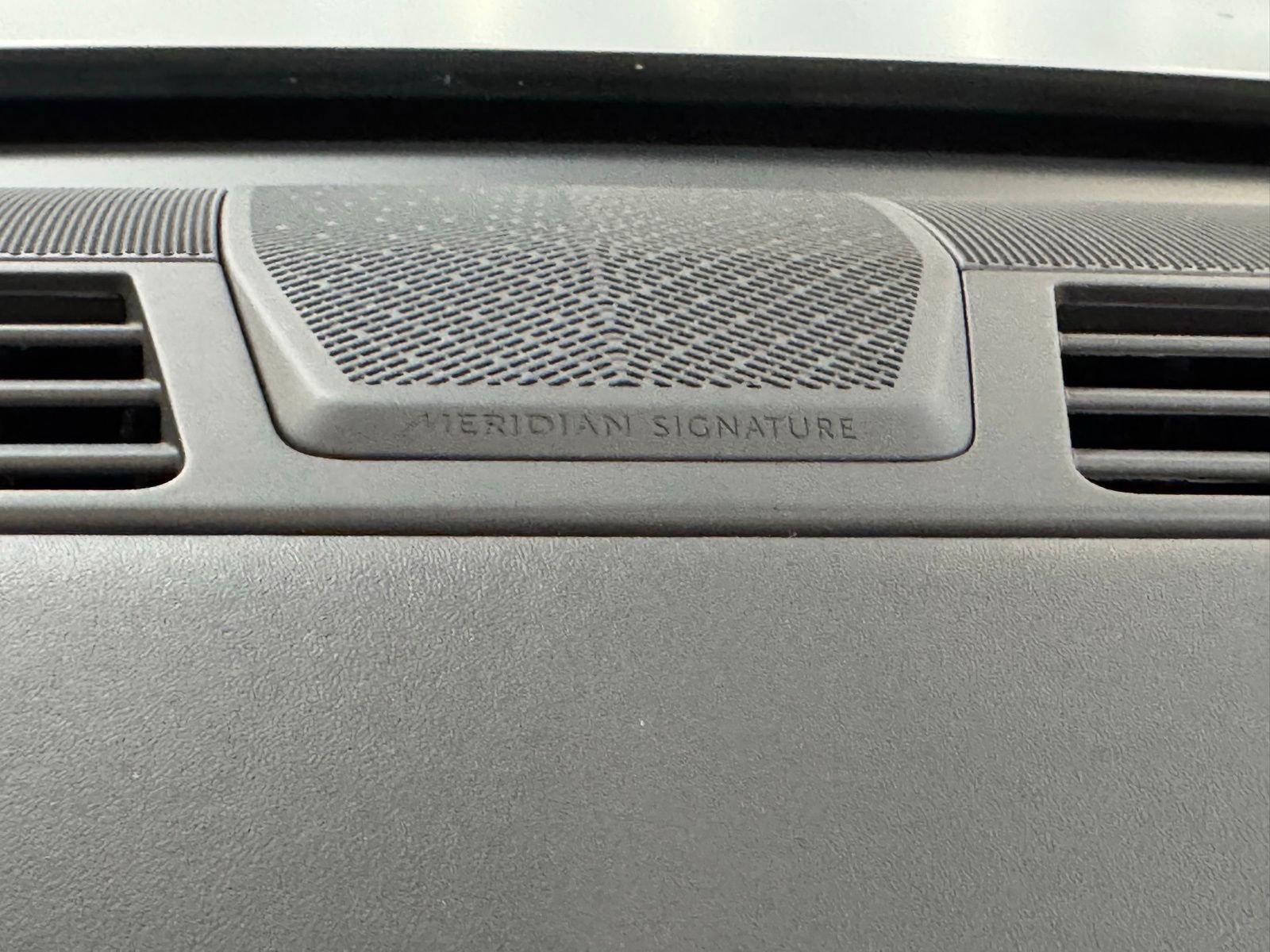 Used 2025 Land Rover Range Rover Long Wheelbase Autobiography image 33