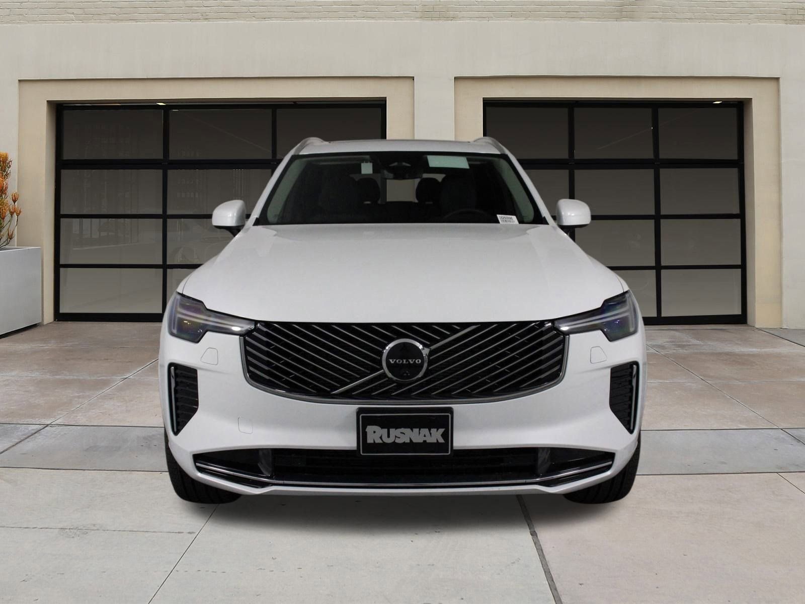 New 2025 Volvo XC90 B6 Plus image 2