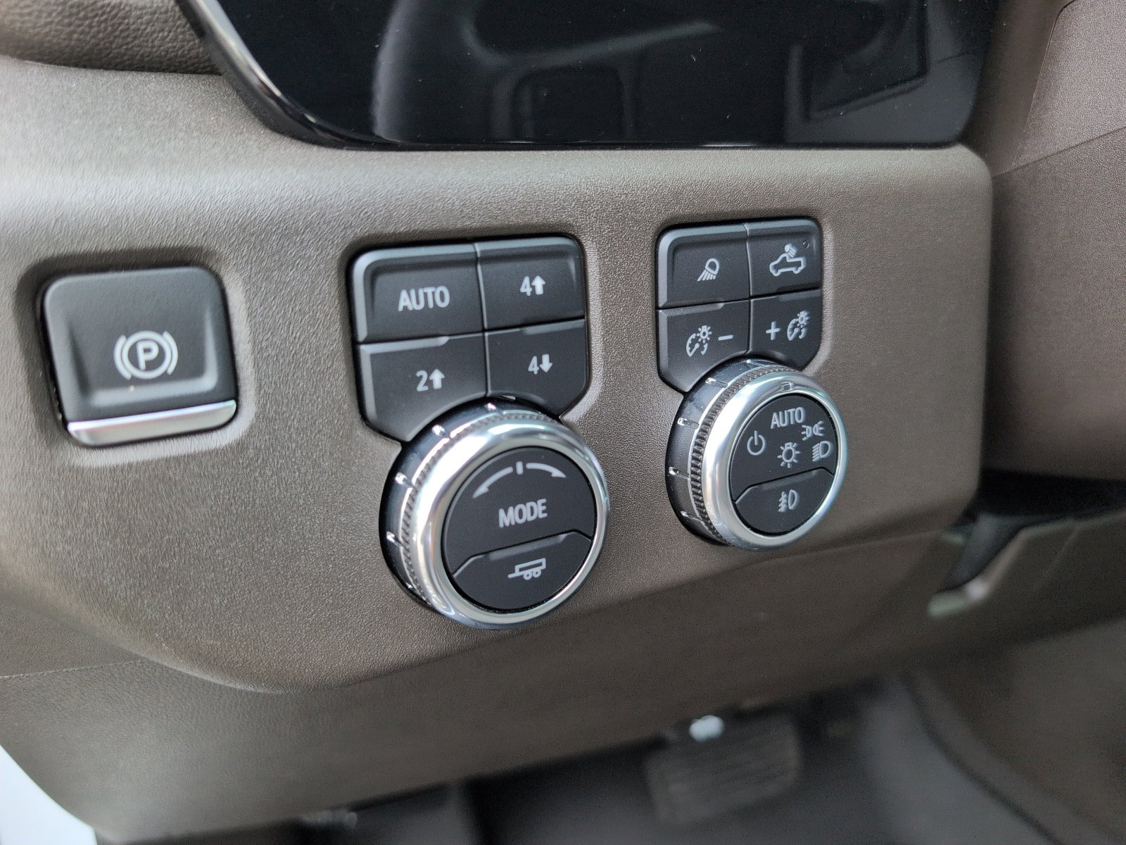 Used 2024 GMC Sierra 2500 SLT w/ SLT Premium Package image 19