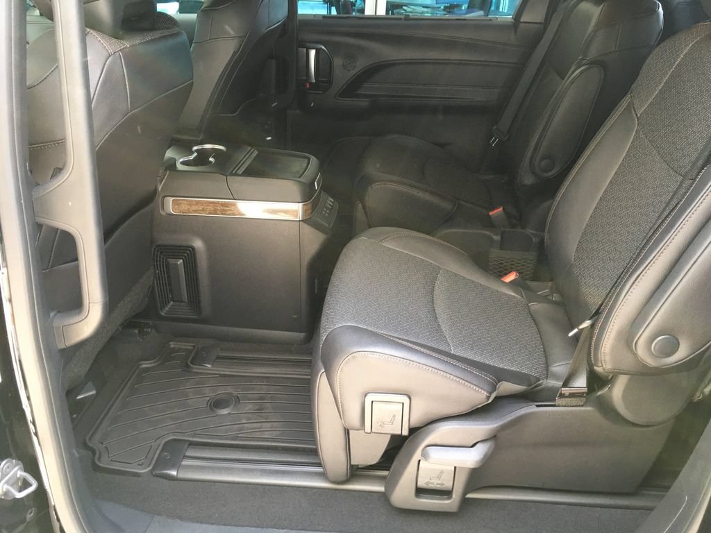 New 2026 Toyota Sienna Platinum AWD/4WD image 28