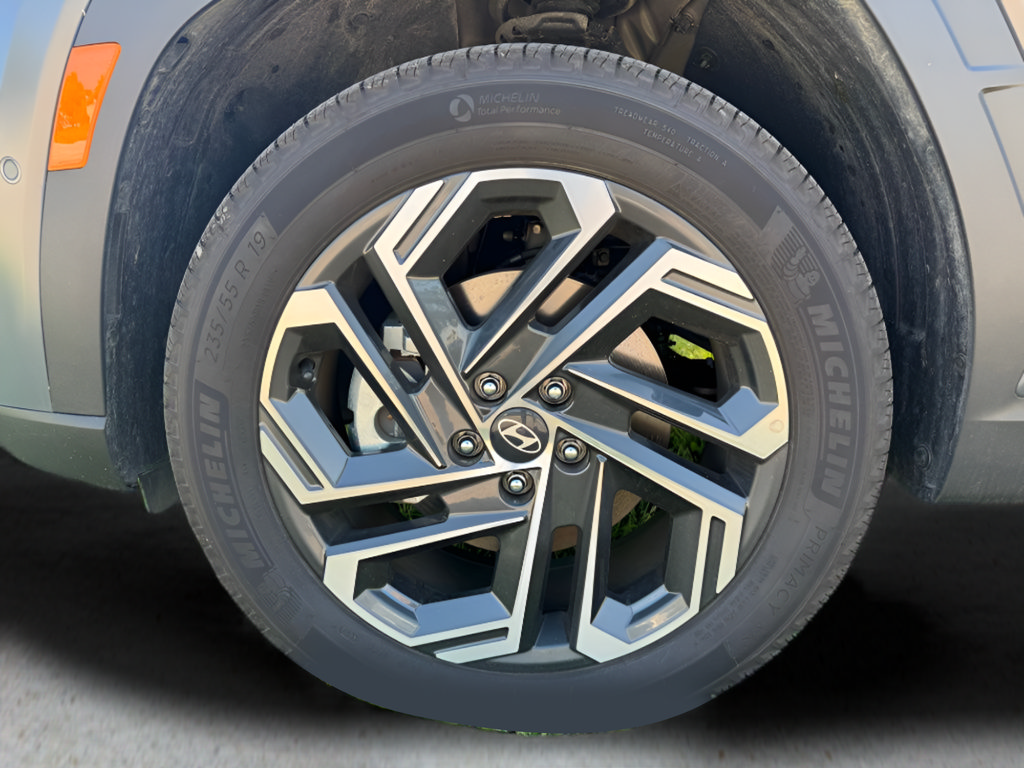 Used 2025 Hyundai Tucson Limited AWD/4WD image 15