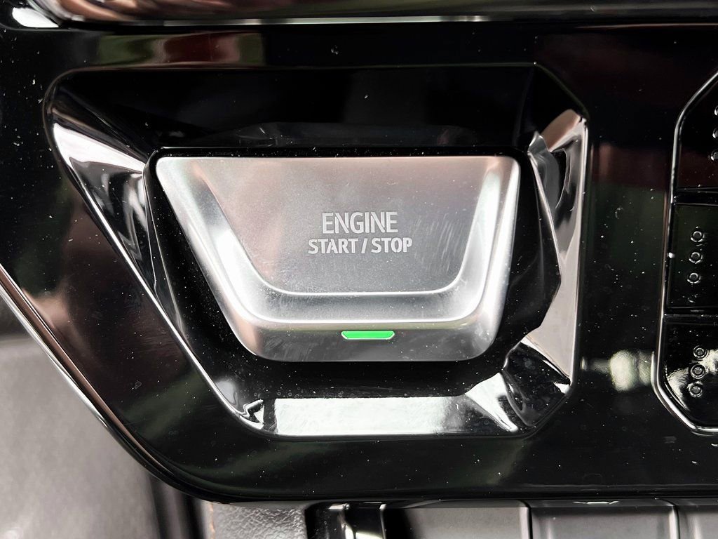 Used 2024 GMC Sierra 1500 AT4 w/ AT4 Preferred Package image 8