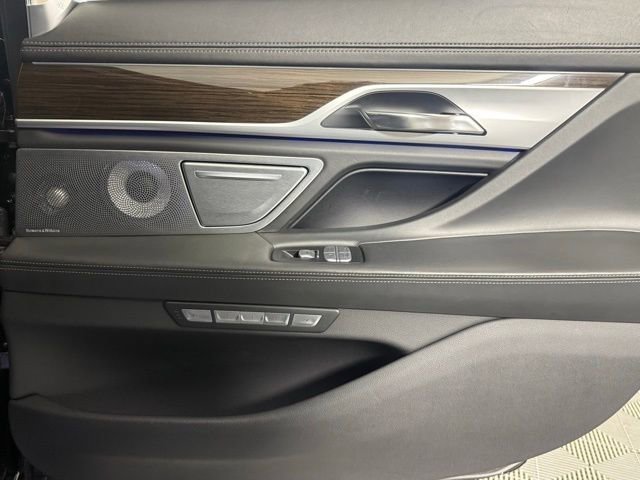 Used 2017 BMW ALPINA B7 xDrive image 28