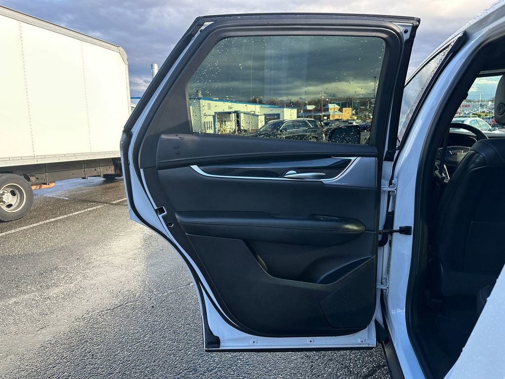 Used 2025 Cadillac XT5 Premium Luxury image 9