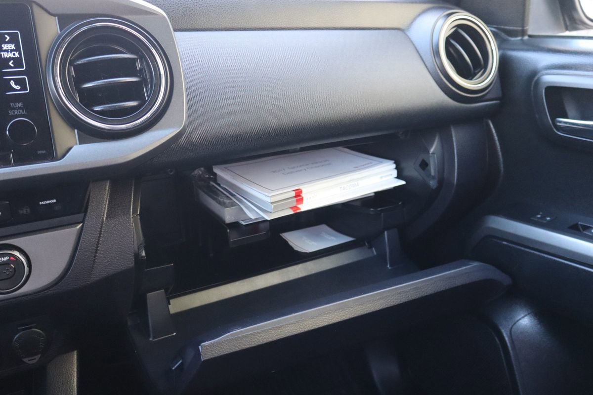 Used 2017 Toyota Tacoma TRD Sport image 39