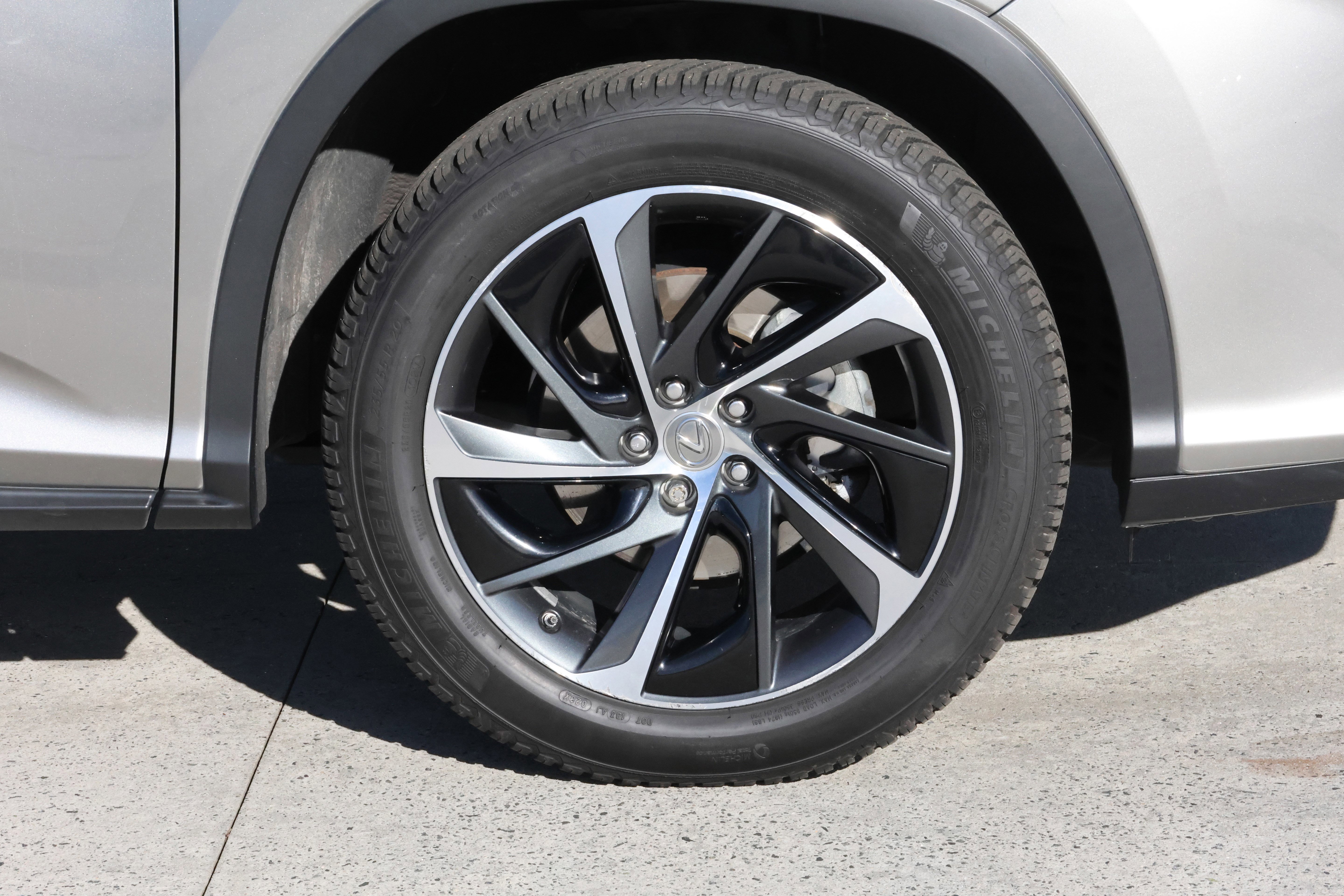 Used 2017 Lexus RX 450h AWD image 11