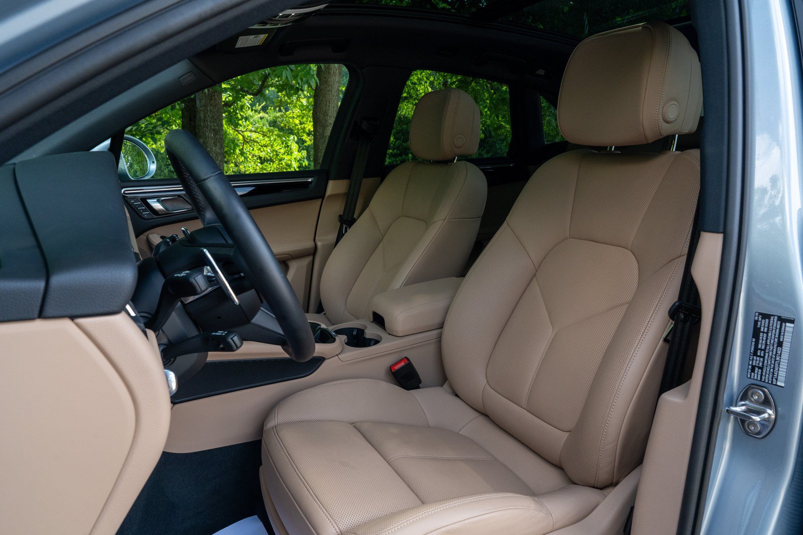 Certified 2026 Porsche Macan AWD/4WD image 5