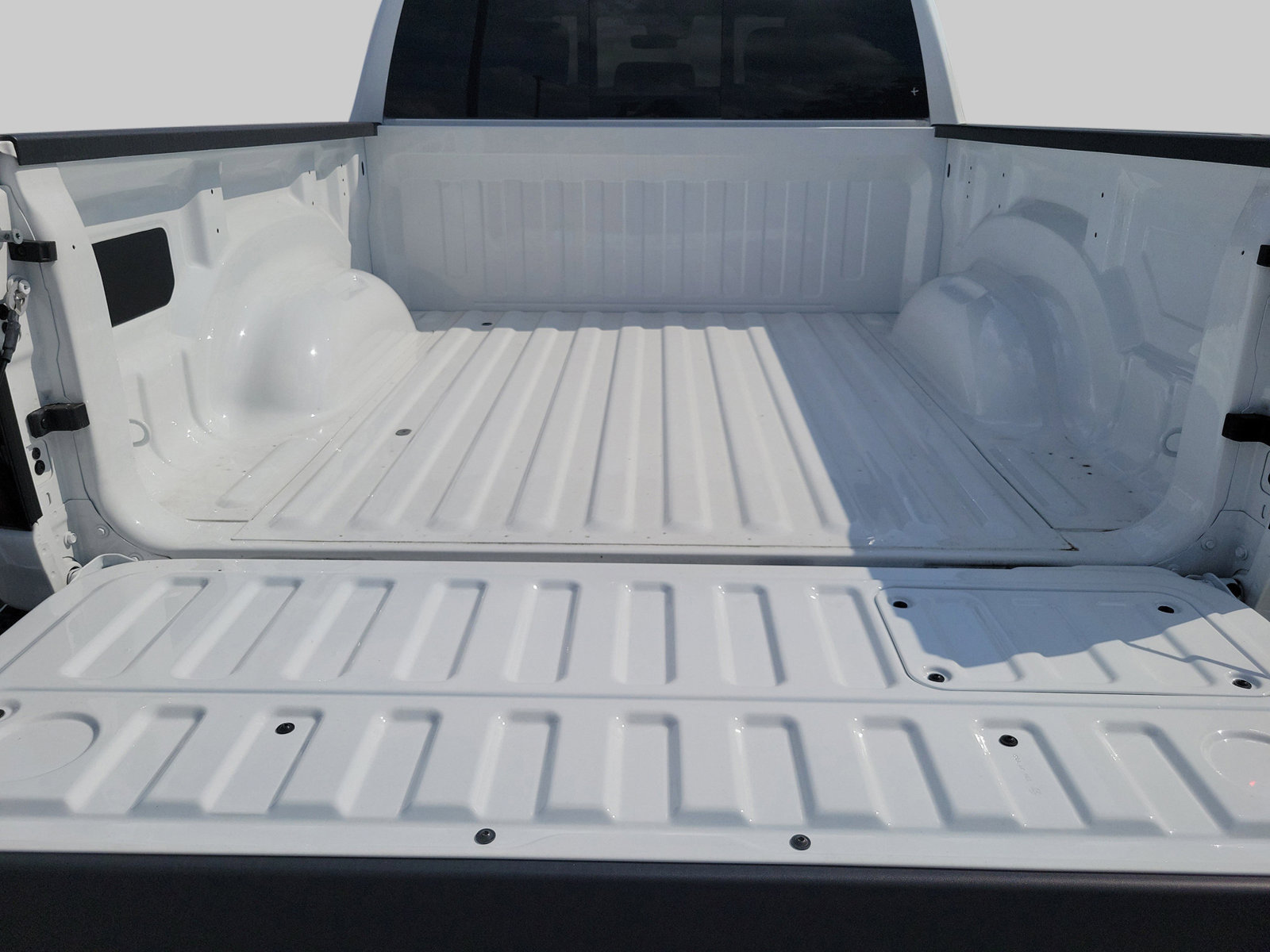 New 2026 RAM 1500 Laramie w/ Night Edition AWD/4WD image 32