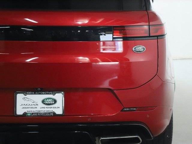 Used 2023 Land Rover Range Rover Sport SE Dynamic image 46