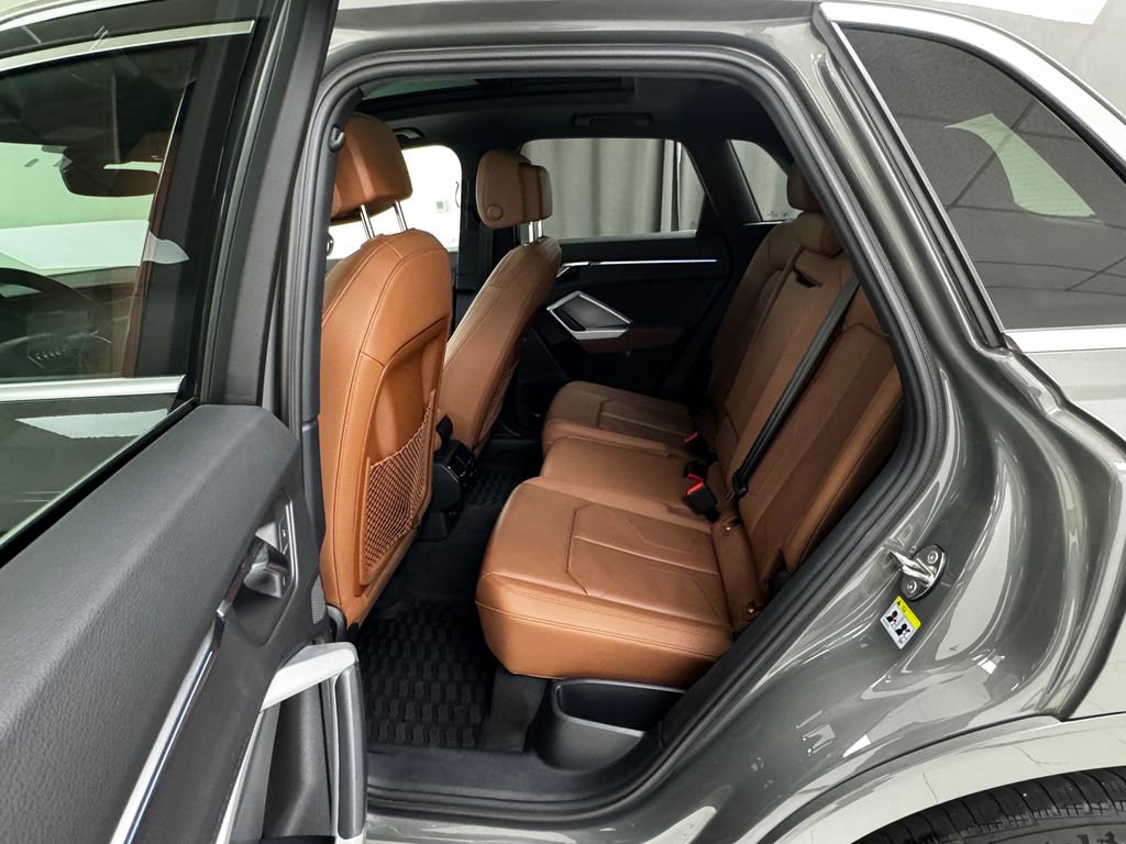 Used 2022 Audi Q3 2.0T Premium Plus w/ Premium Plus Package image 12