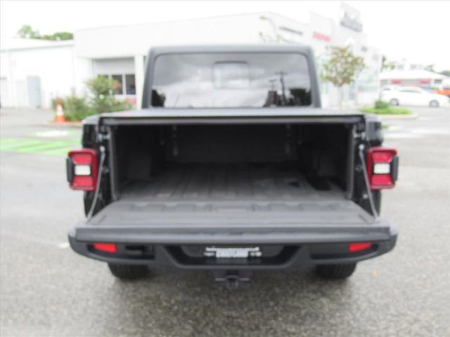 Used 2024 Jeep Gladiator Sport image 6