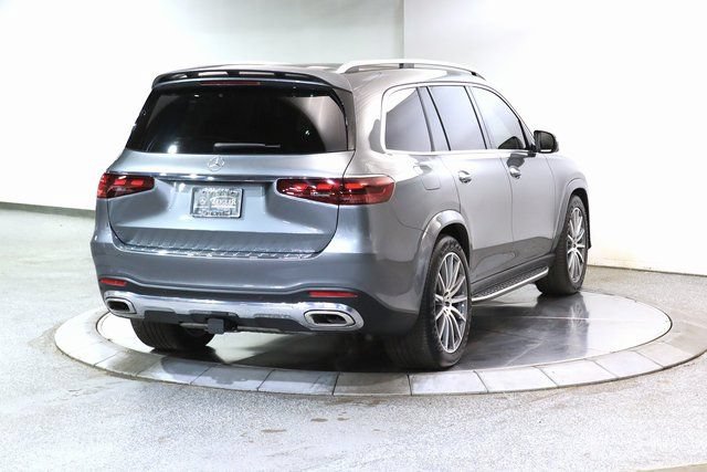 Used 2024 Mercedes-Benz GLS 580 4MATIC image 16