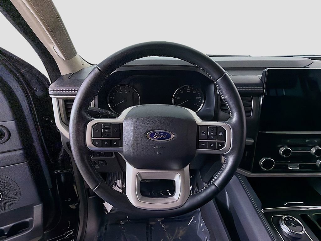 Used 2024 Ford Expedition XLT image 33