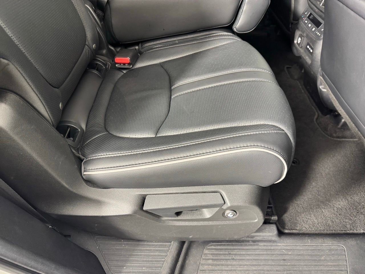 Used 2025 Honda Pilot Elite image 33