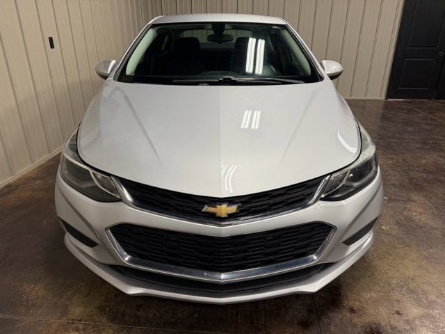 Used 2018 Chevrolet Cruze LT image 2