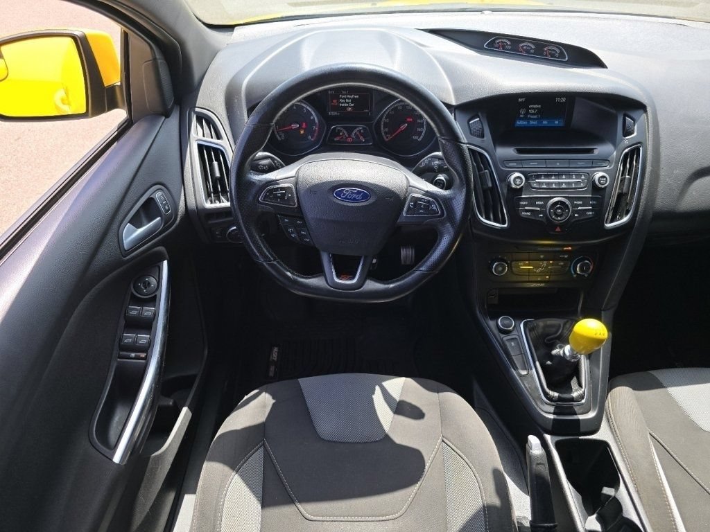 Used 2017 Ford Focus ST FWD image 23