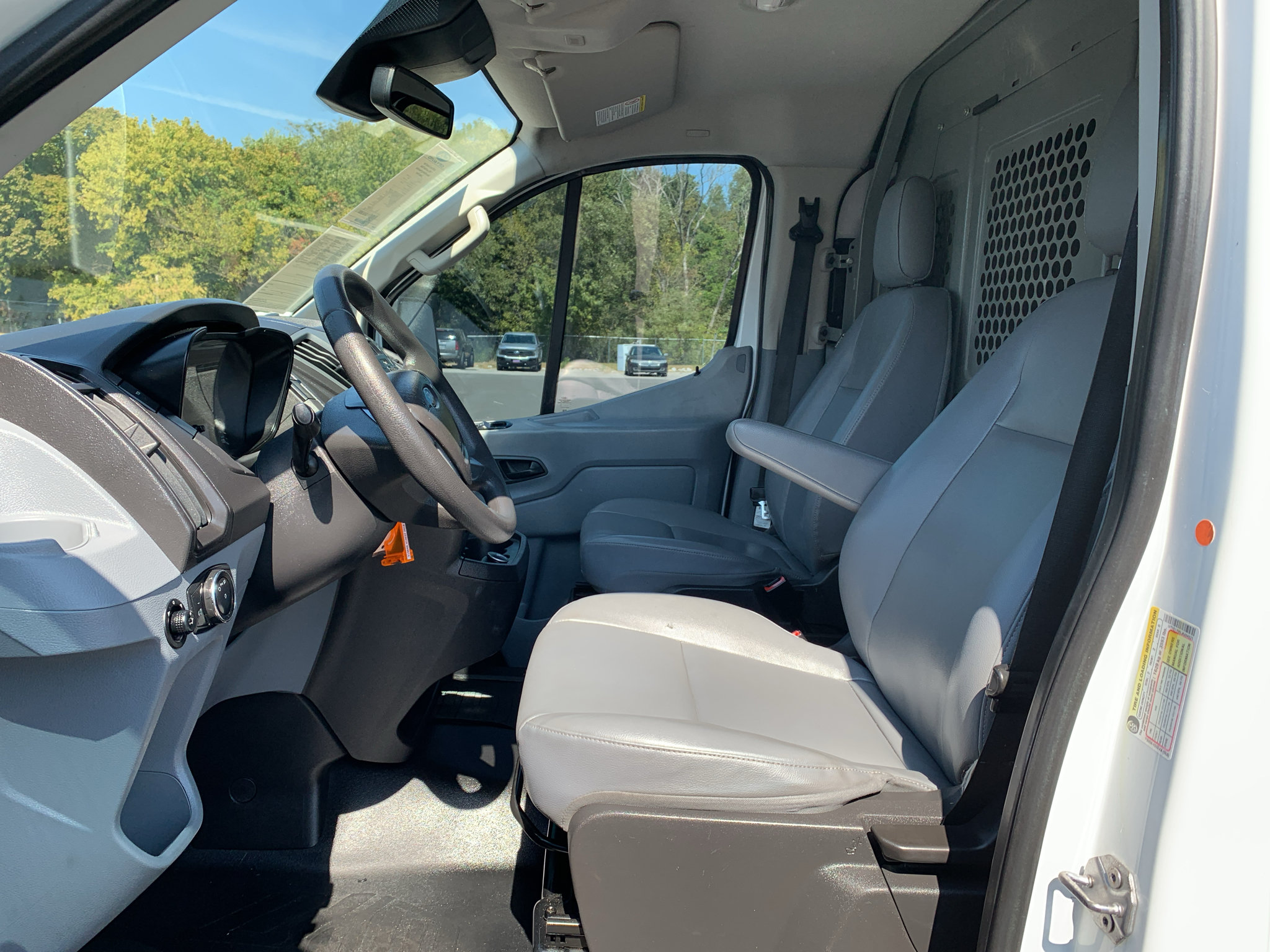 Used 2018 Ford Transit 150 130 Low Roof RWD image 15