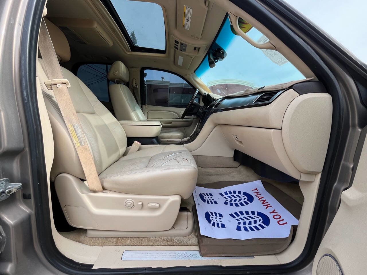Used 2007 Cadillac Escalade AWD w/ Climate Package image 16