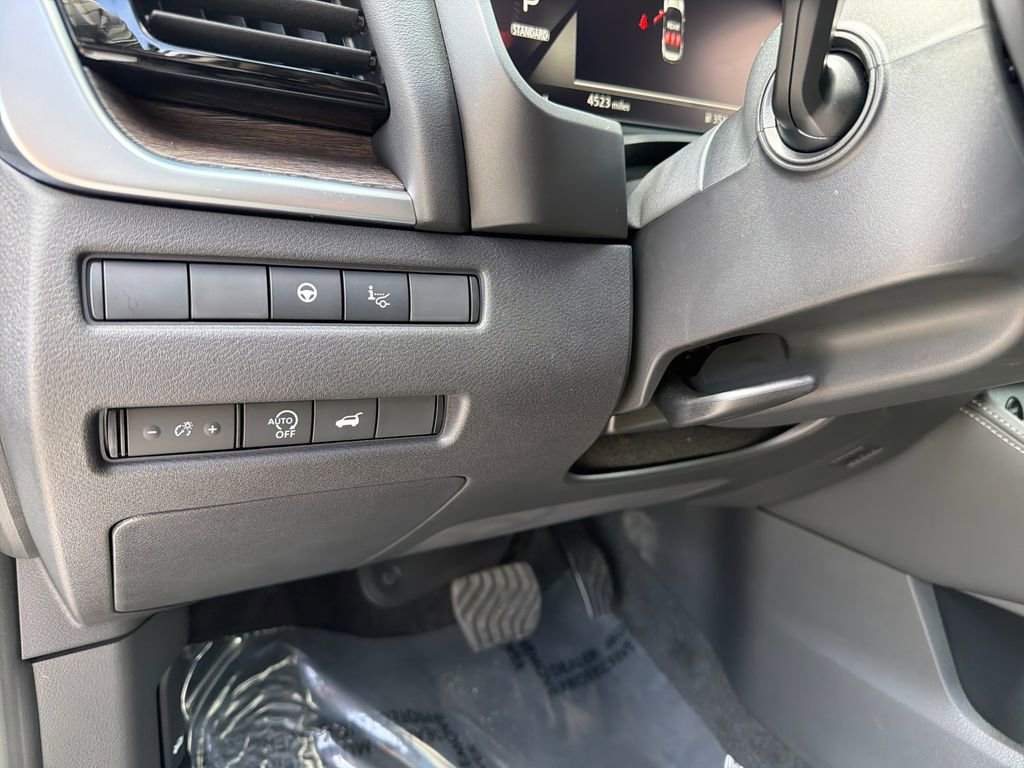 Used 2024 Nissan Rogue Platinum w/ Platinum Premium Package FWD image 25