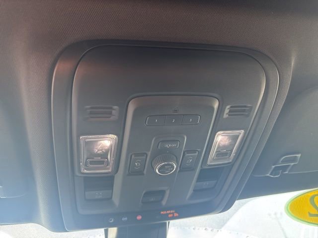 Used 2022 Chevrolet Tahoe Z71 w/ Luxury Package image 22