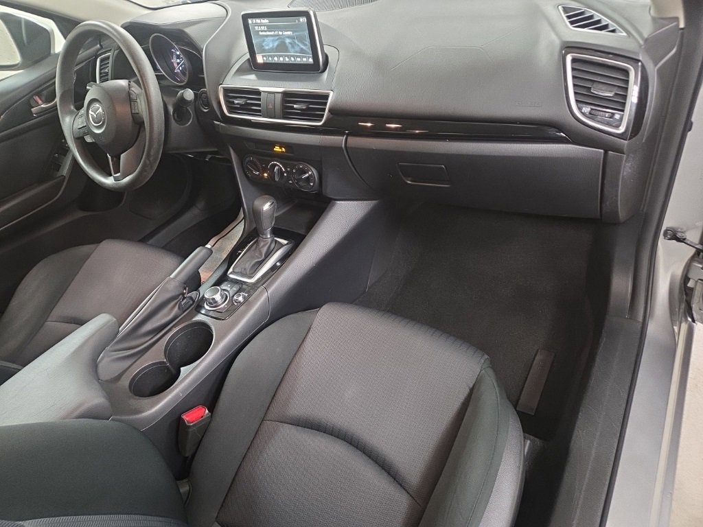 Used 2015 MAZDA MAZDA3 i Sport image 16