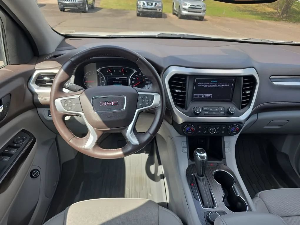 Used 2017 GMC Acadia SLT w/ LPO, Floor Liner Package FWD image 14