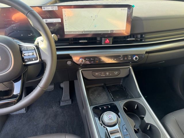 Used 2025 Kia Carnival SX w/ SX Dark Edition Package FWD image 24