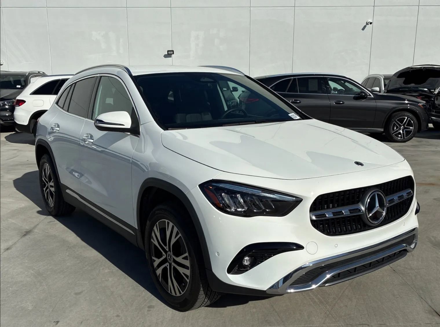 Used 2025 Mercedes-Benz GLA 250 image 2