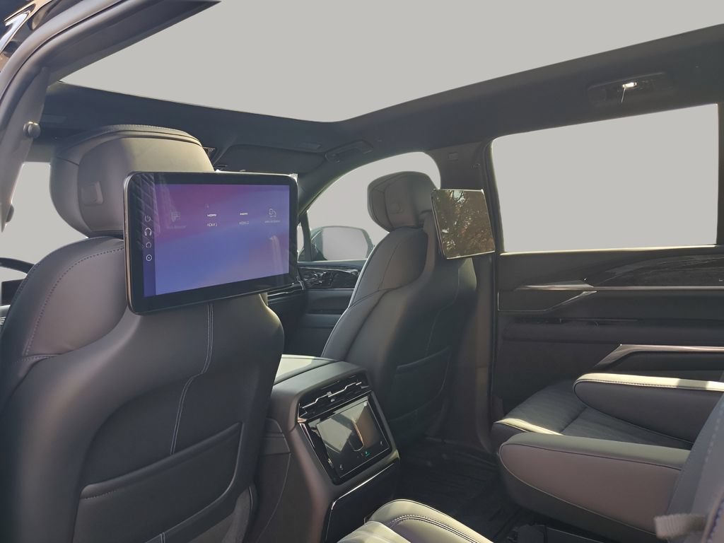 New 2026 Cadillac Escalade IQL Luxury w/ LPO, Floor Liner Package AWD/4WD image 23