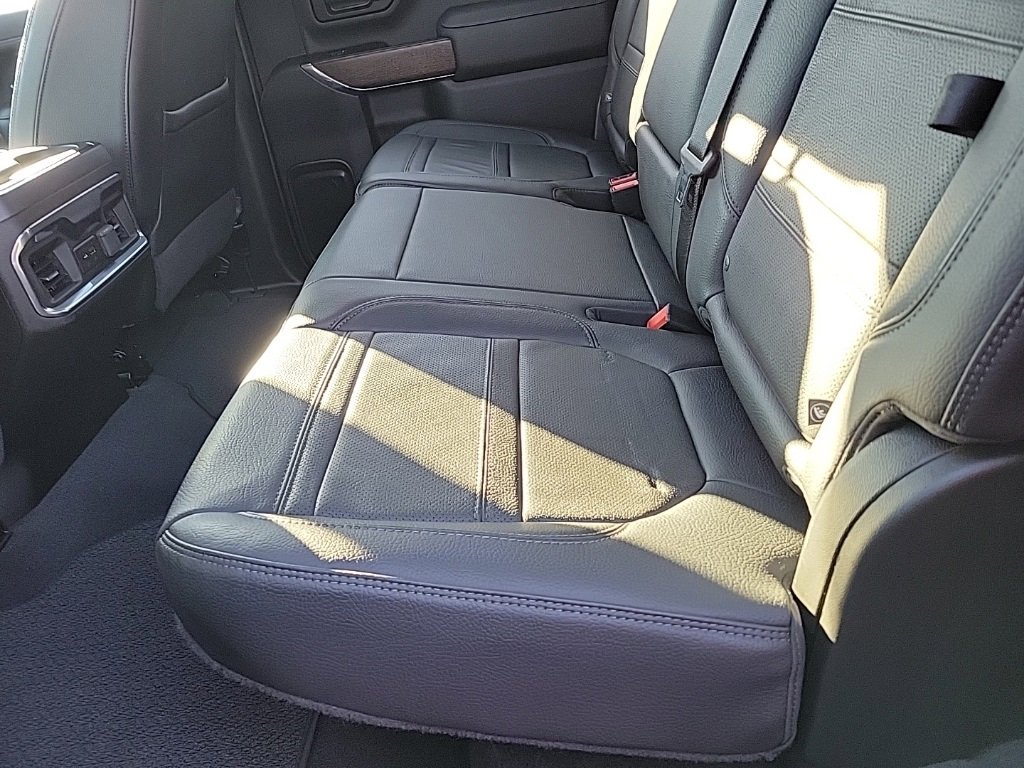 Used 2022 GMC Sierra 3500 Denali image 5