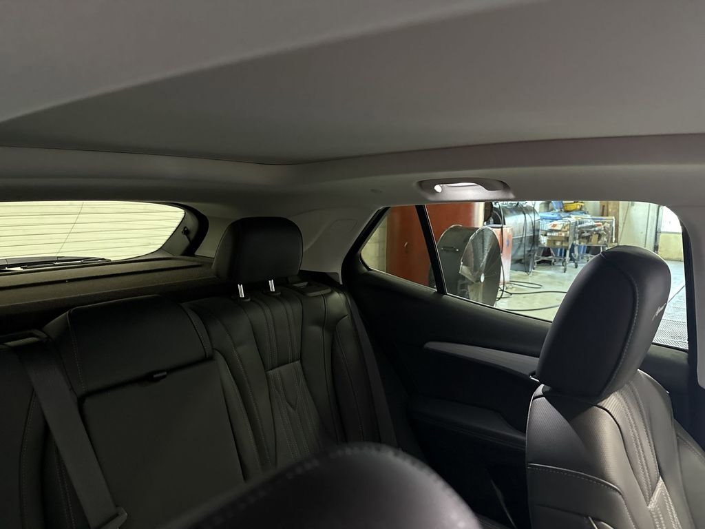 Certified 2024 Buick Envision Avenir image 14