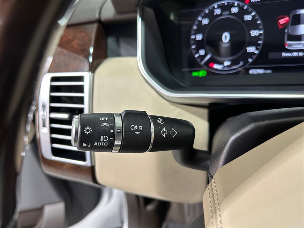 Used 2020 Land Rover Range Rover HSE image 21