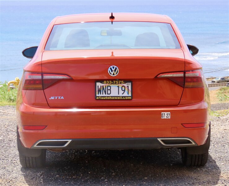 Used 2019 Volkswagen Jetta R-Line w/ R-Line Cold Weather Package FWD image 5