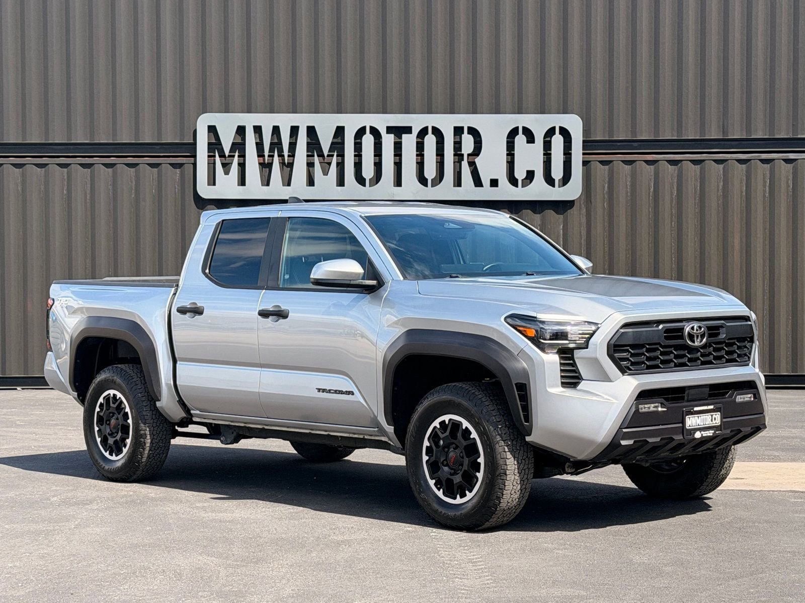Used 2024 Toyota Tacoma TRD Off-Road AWD/4WD image 1