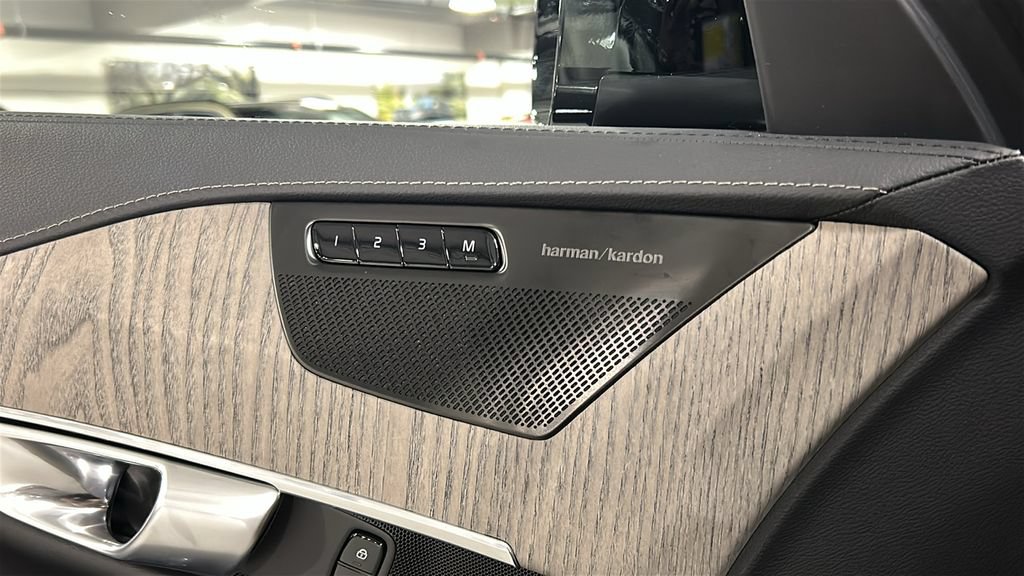 Certified 2023 Volvo XC90 B6 Ultimate w/ Protection Package Premier AWD/4WD image 20