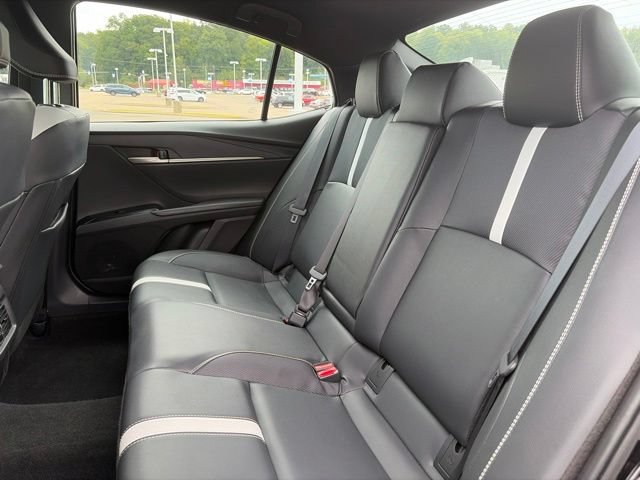 Used 2025 Toyota Camry SE FWD image 6