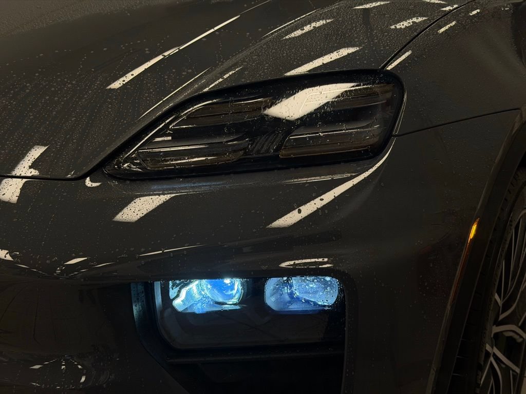 New 2025 Porsche Macan 4S Electric AWD/4WD image 11