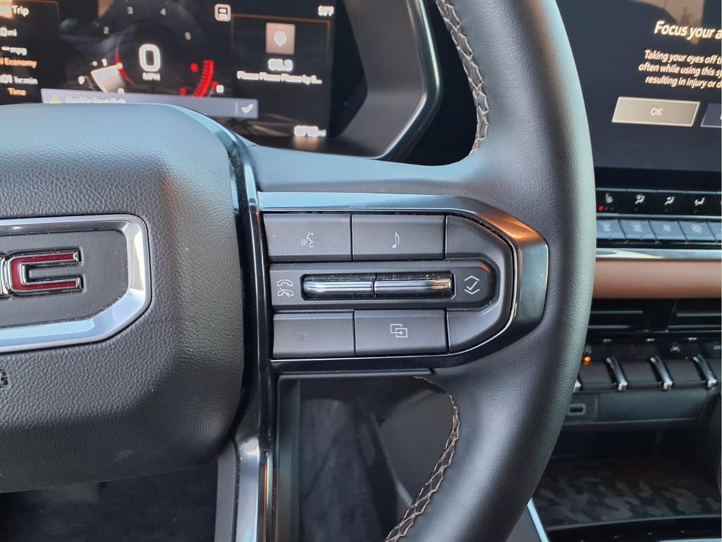 Used 2025 GMC Canyon AT4 image 23