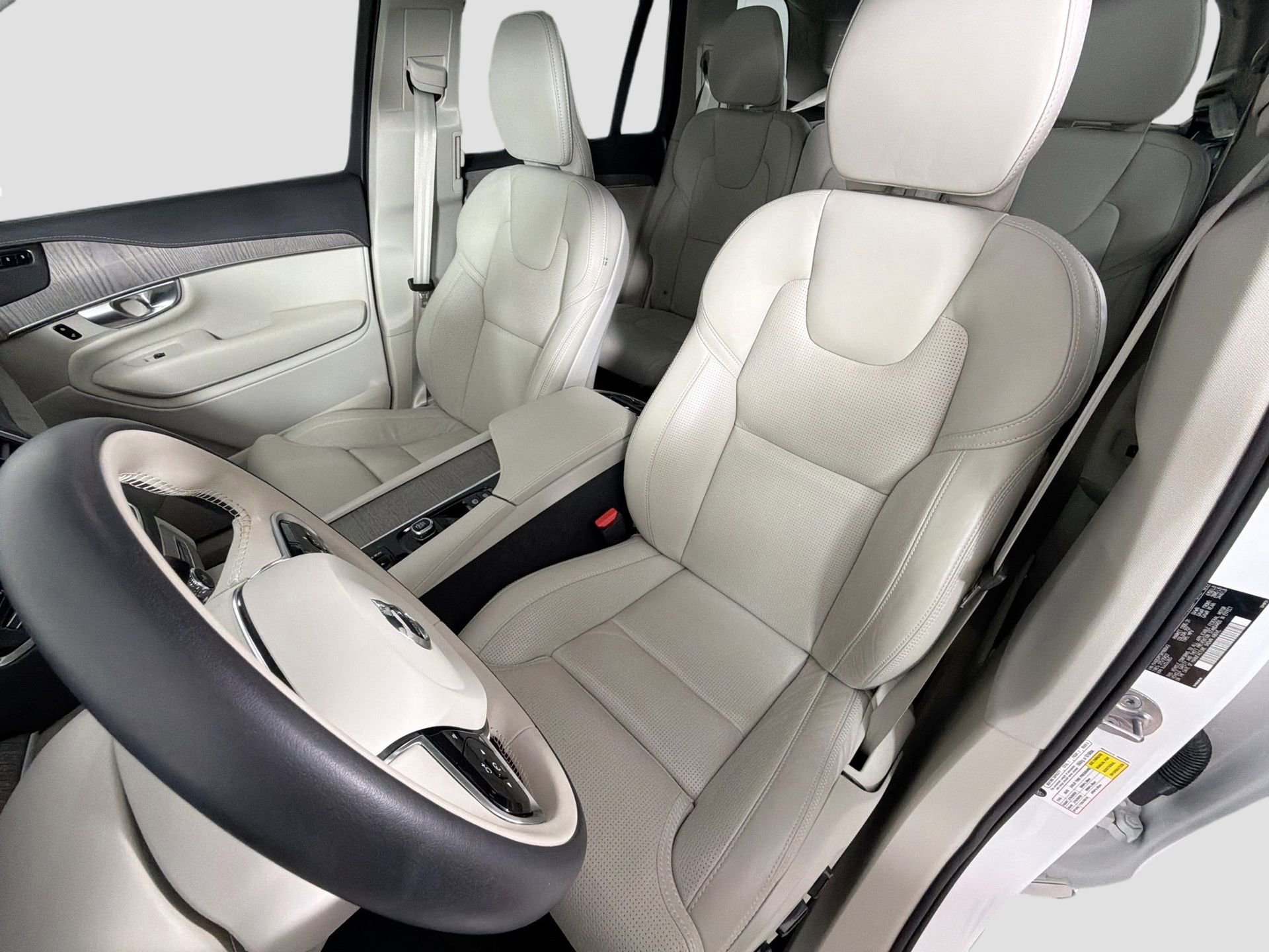 Certified 2024 Volvo XC90 B6 Ultimate w/ Protection Package Premier AWD/4WD image 20