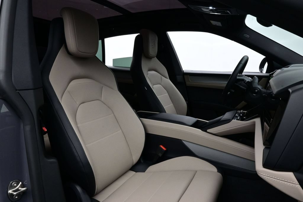 New 2026 Porsche Cayenne Electric AWD/4WD image 17