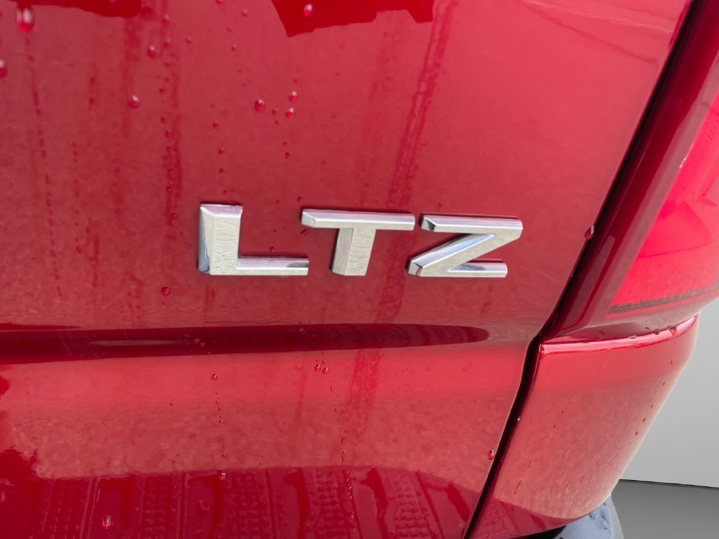 Used 2025 Chevrolet Silverado 1500 LTZ AWD/4WD image 18