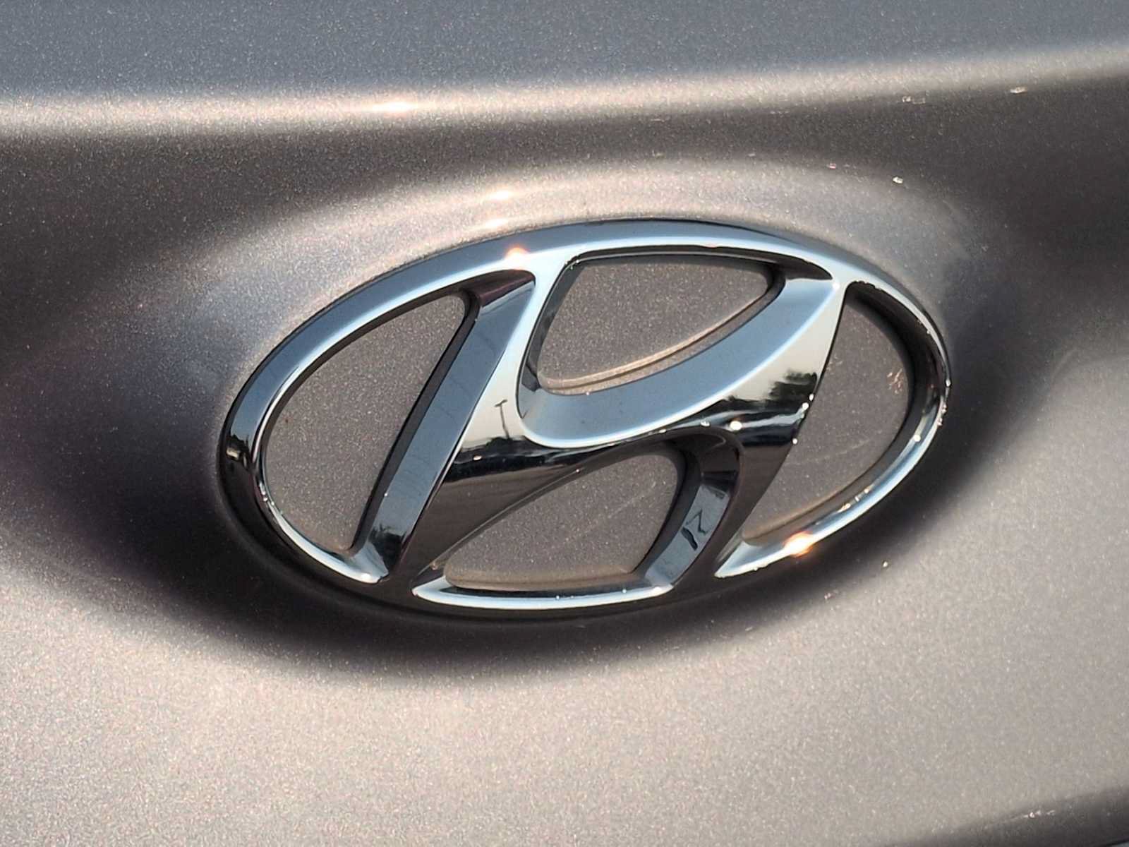 Used 2020 Hyundai Kona SEL w/ Cargo Package FWD image 12