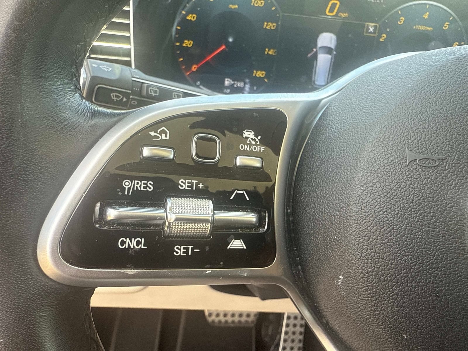 Used 2022 Mercedes-Benz GLS 450 4MATIC image 24