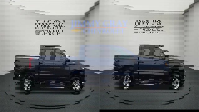 Used 2022 Chevrolet Silverado 1500 LT image 2
