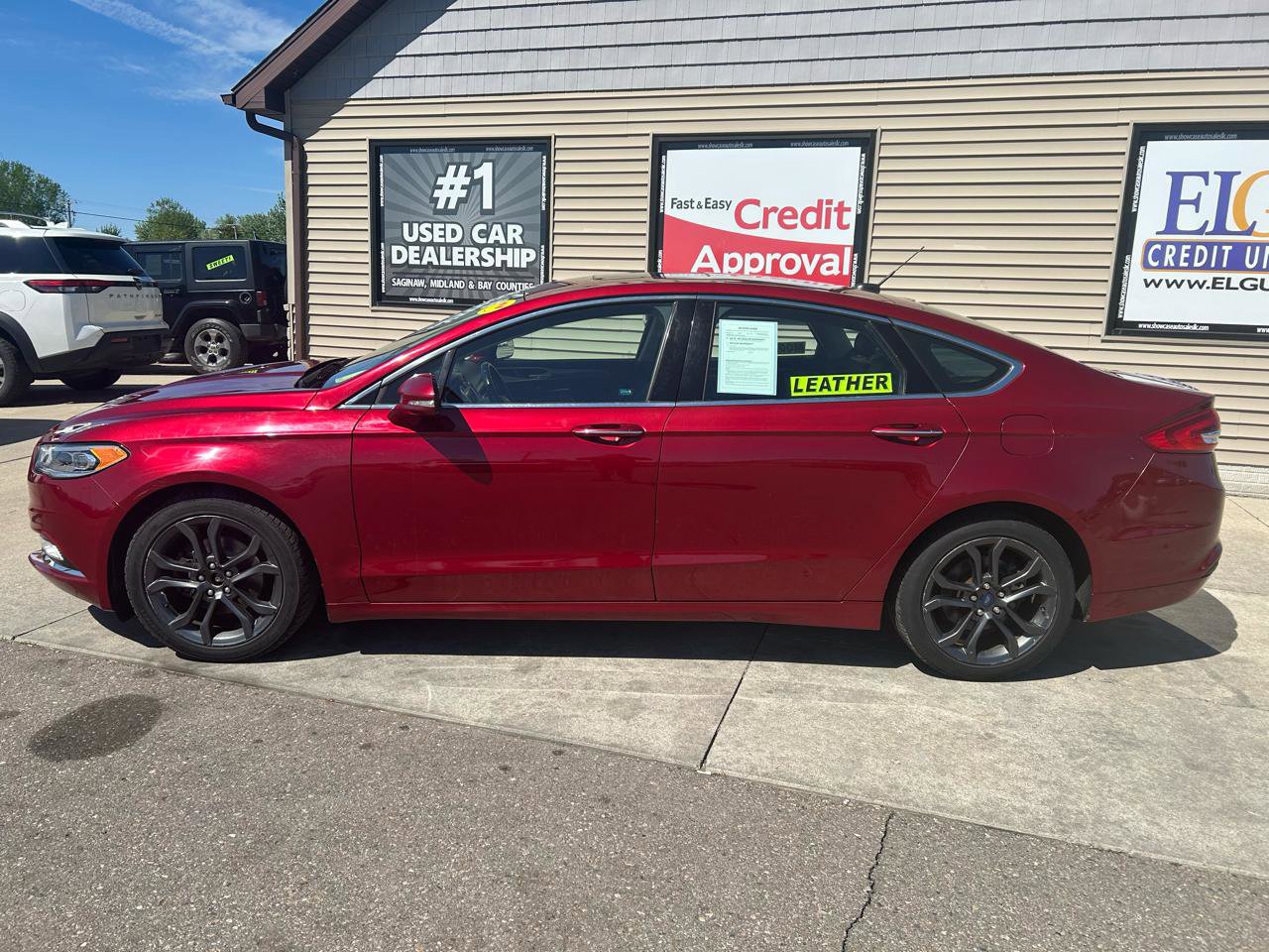 Used 2017 Ford Fusion SE w/ Fusion SE Technology Package FWD image 8