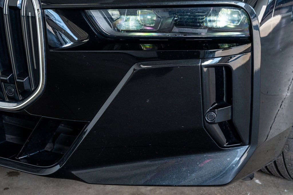 Used 2023 BMW 740i 740i w/ Parking Assistance Package image 14