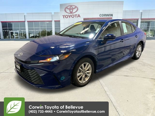 Used 2025 Toyota Camry LE image 4