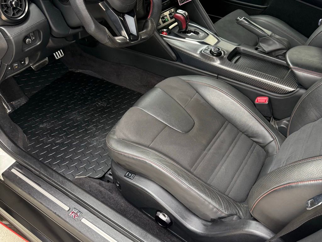 Used 2018 Nissan GT-R Premium image 20